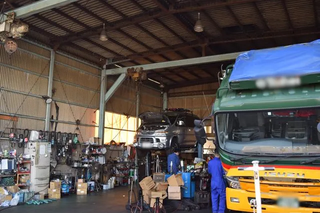 シンエイ自動車株式会社の工場